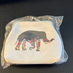 ❤️ 3 for $15. Floral Elephant White Coin Purse